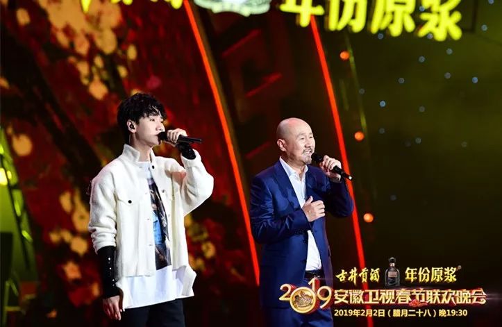 今日香港6合和彩開獎(jiǎng)結(jié)果查詢,李雪琴現(xiàn)身春晚彩排懶理粉絲互動(dòng)